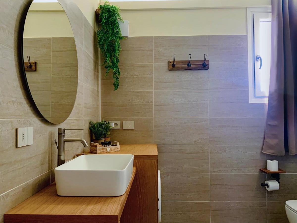Charming Attic Apartment With Balcony & Swimming Pool Desenzano del Garda Bagian luar foto