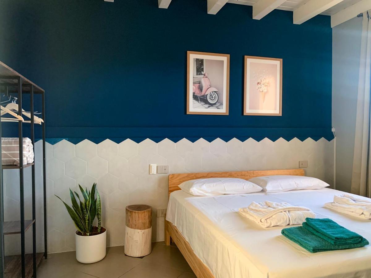 Charming Attic Apartment With Balcony & Swimming Pool Desenzano del Garda Bagian luar foto